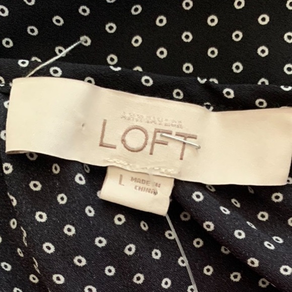 Loft - Size Large - Picture 5 of 7